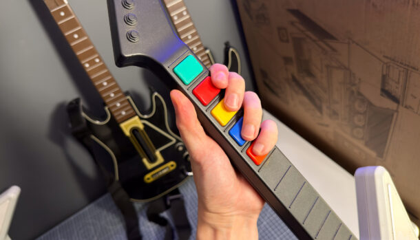 X-Plorer, o controle clássico de Guitar Hero, completa 20 anos e segue funcionando