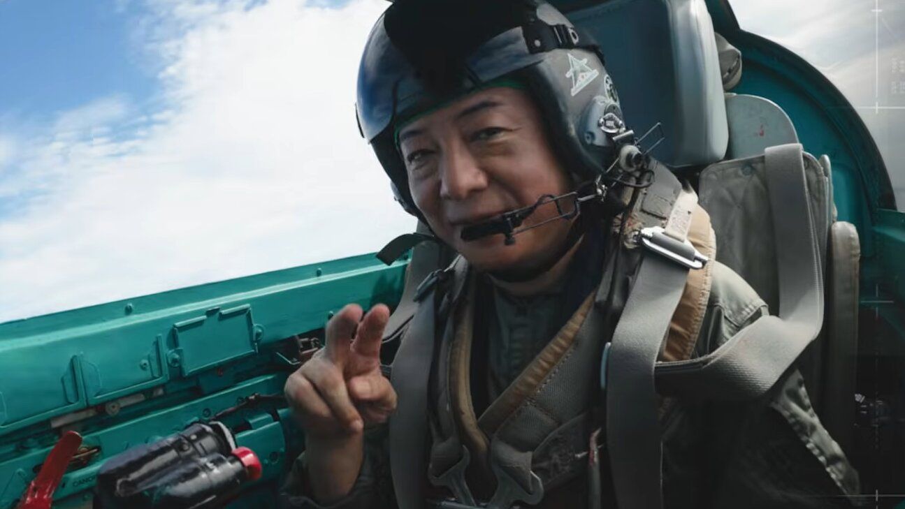 Diretor de Ace Combat finalmente voa em um caça de verdade após 30 anos