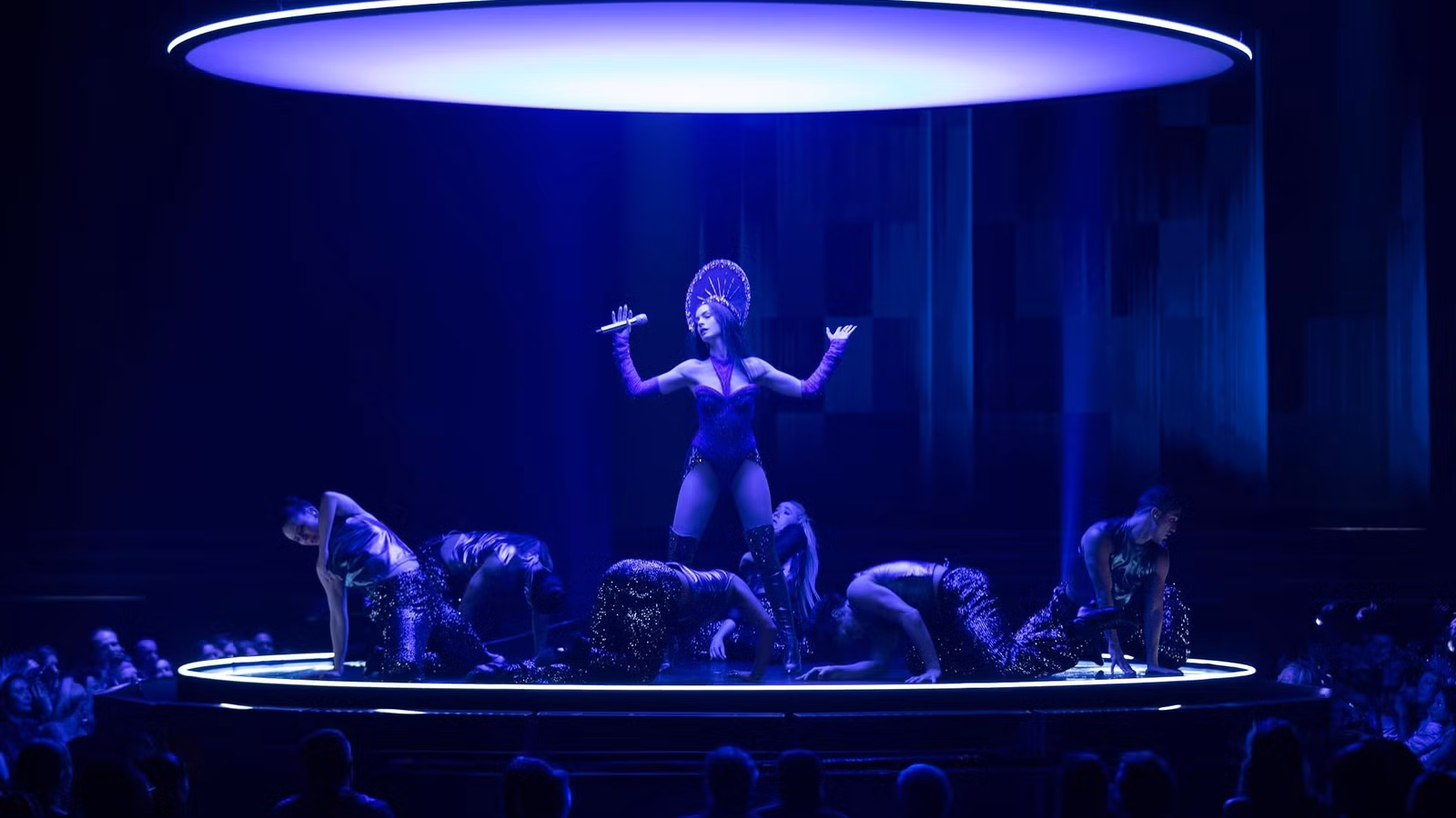 Mother Mary, thriller psicológico da A24 com Anne Hathaway, cresce na HBO Max após fracasso nos cinemas