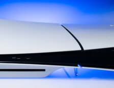 PS5 recondicionado da Sony ganha bundle com controle extra por US$ 18