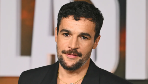 Professor X de Christopher Abbott fica fora de Vingadores: Doomsday e Secret Wars