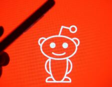 Reddit vai exigir login para todo mundo: o que muda para as comunidades de games