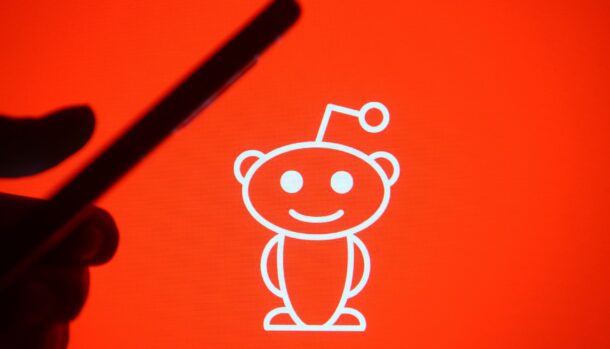 Reddit vai exigir login para todo mundo: o que muda para as comunidades de games