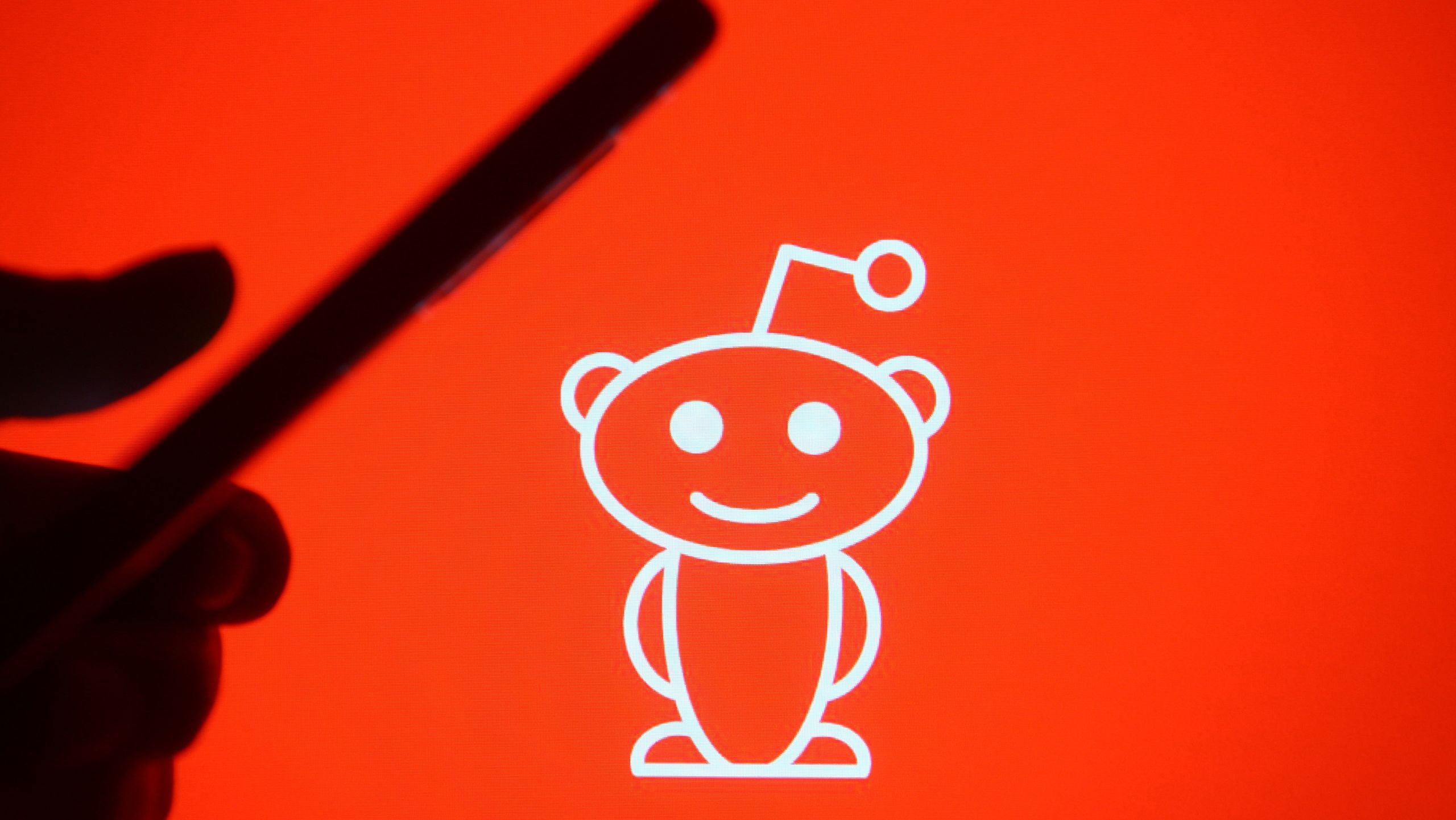 Reddit vai exigir login para todo mundo: o que muda para as comunidades de games