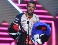 SonicFox rompe contrato com convenção após ter avatar recriado por IA em pôster